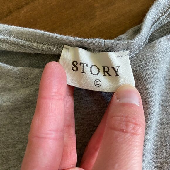 Story Gray Batwing Shirt Women's Large - Picture 5 of 8